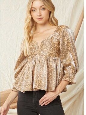 Entro Babydoll Top camel-colored leopard print with iridescent Size Large
